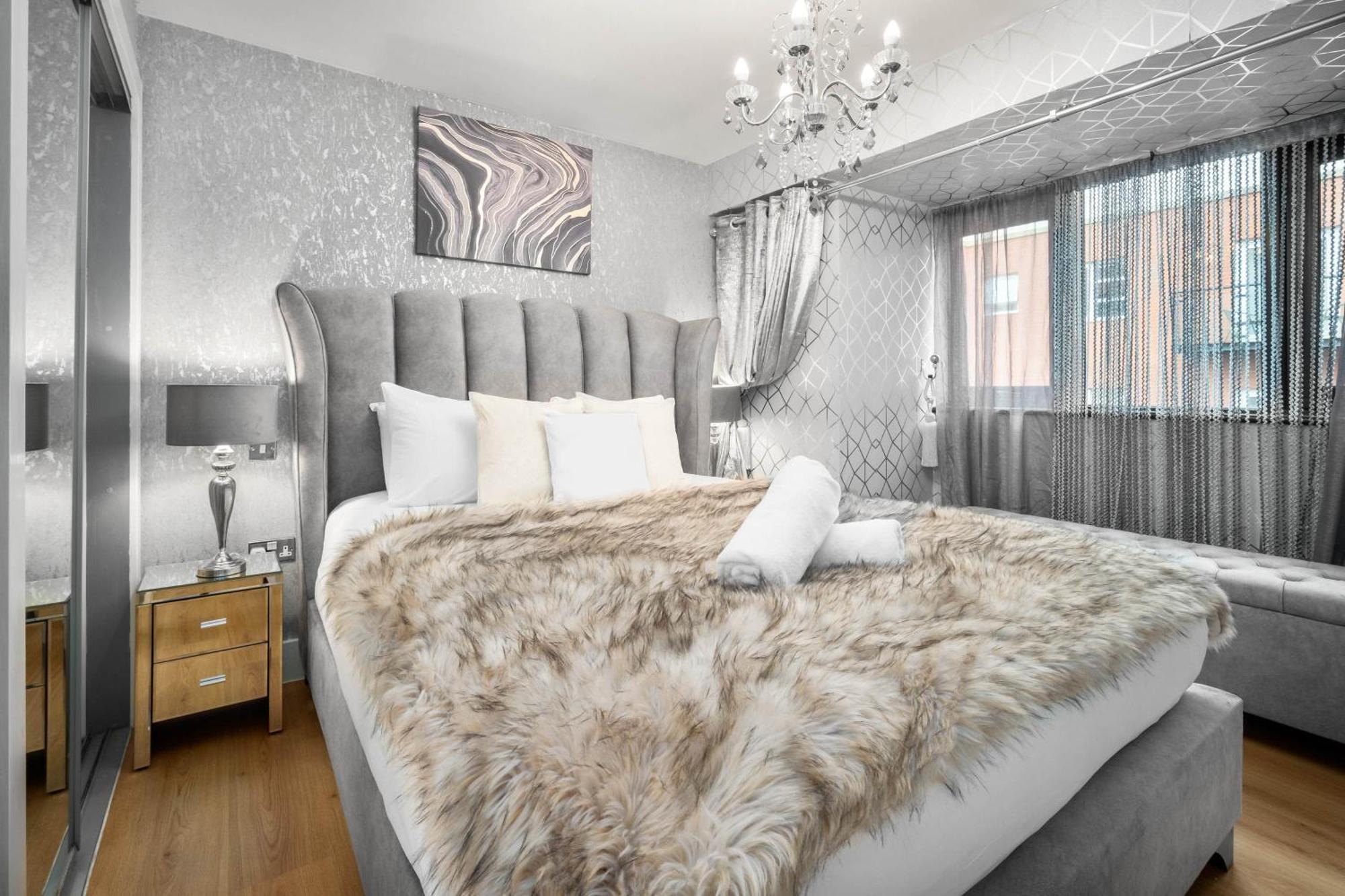 Luxury 1 Bed Flat With Parking 11K - Top Rated - Netflix - Wifi - 70 Inch Smart Tv - Birmingham City Centre - Tv In Bedroom - Top Rated Eksteriør bilde