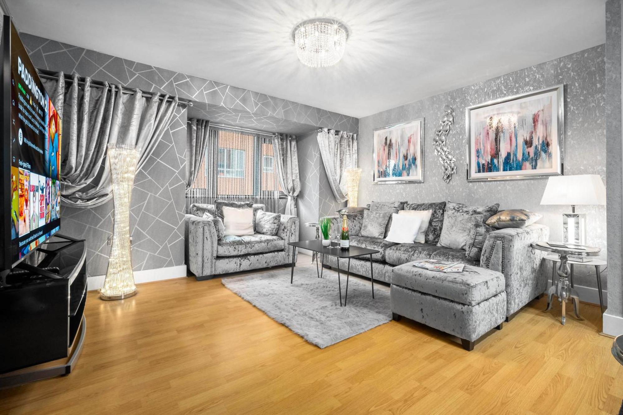 Luxury 1 Bed Flat With Parking 11K - Top Rated - Netflix - Wifi - 70 Inch Smart Tv - Birmingham City Centre - Tv In Bedroom - Top Rated Eksteriør bilde
