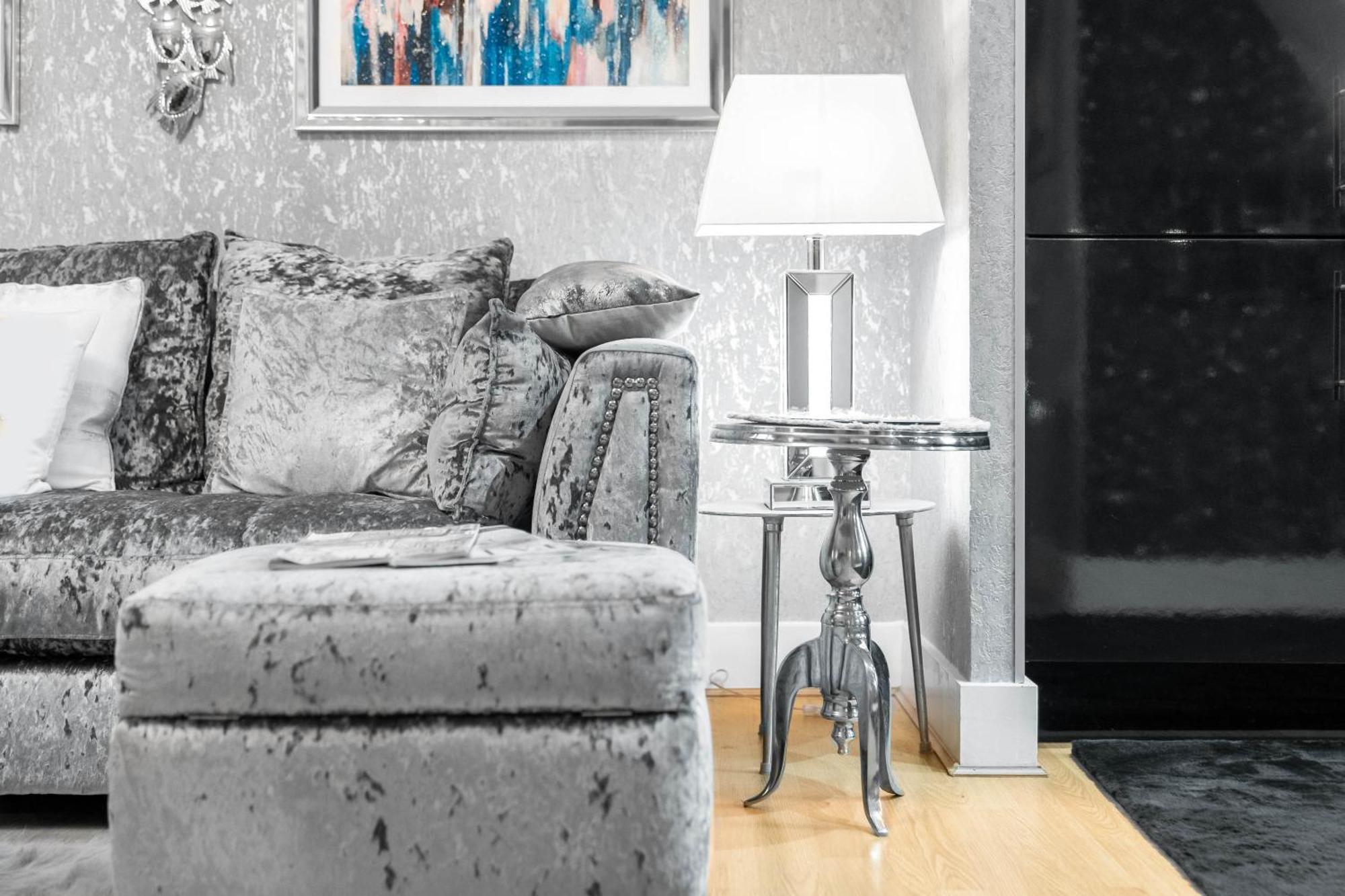 Luxury 1 Bed Flat With Parking 11K - Top Rated - Netflix - Wifi - 70 Inch Smart Tv - Birmingham City Centre - Tv In Bedroom - Top Rated Eksteriør bilde